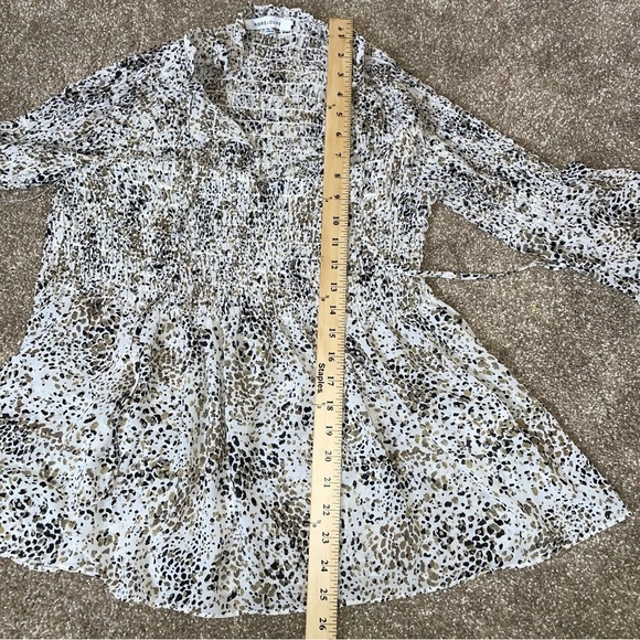 Rose + Olive blouse flowy bell sleeve cheetah animal print key hole neckline XL - Picture 8 of 11